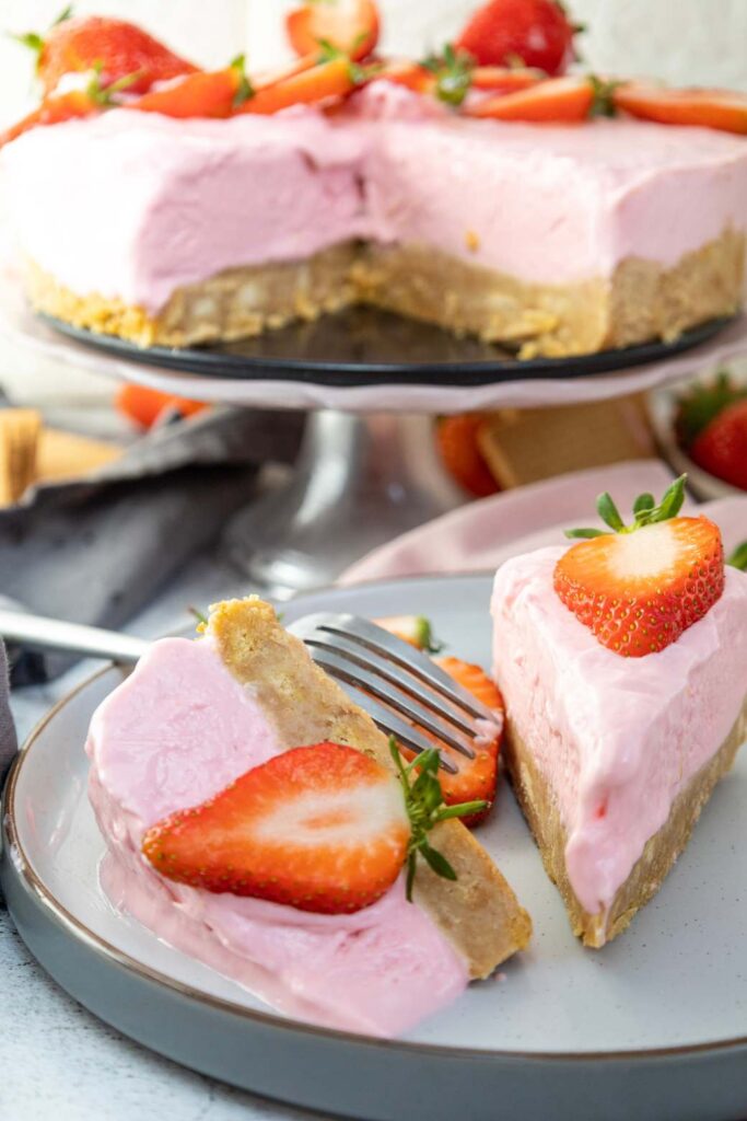 No Bake Strawberry Cheesecake