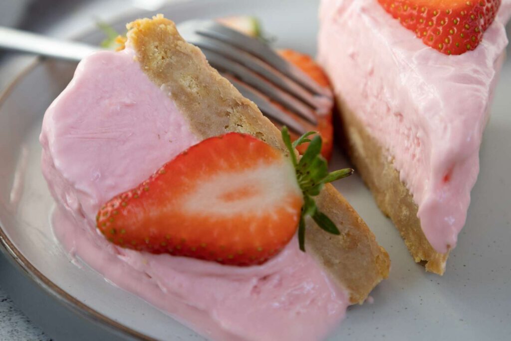 Strawberry no bake cheesecake