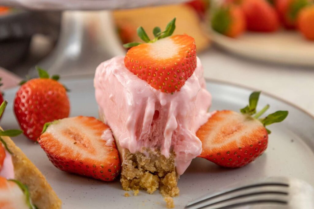 Strawberry no bake cheesecake