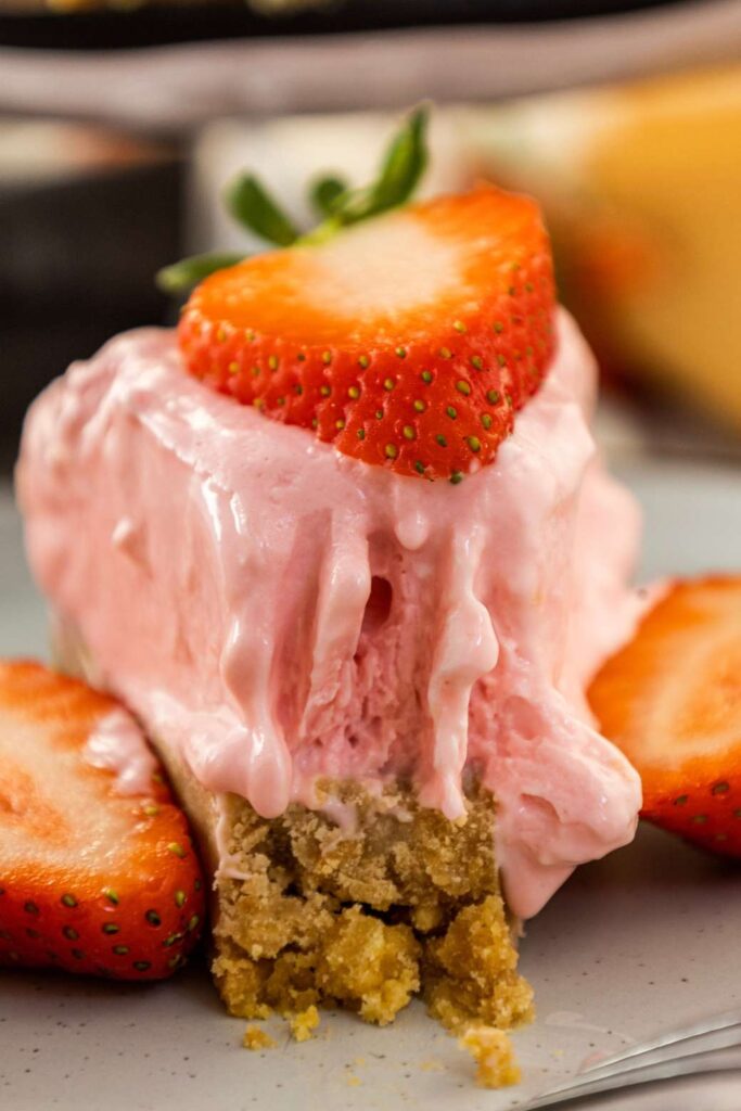 Strawberry No Bake Cheesecake