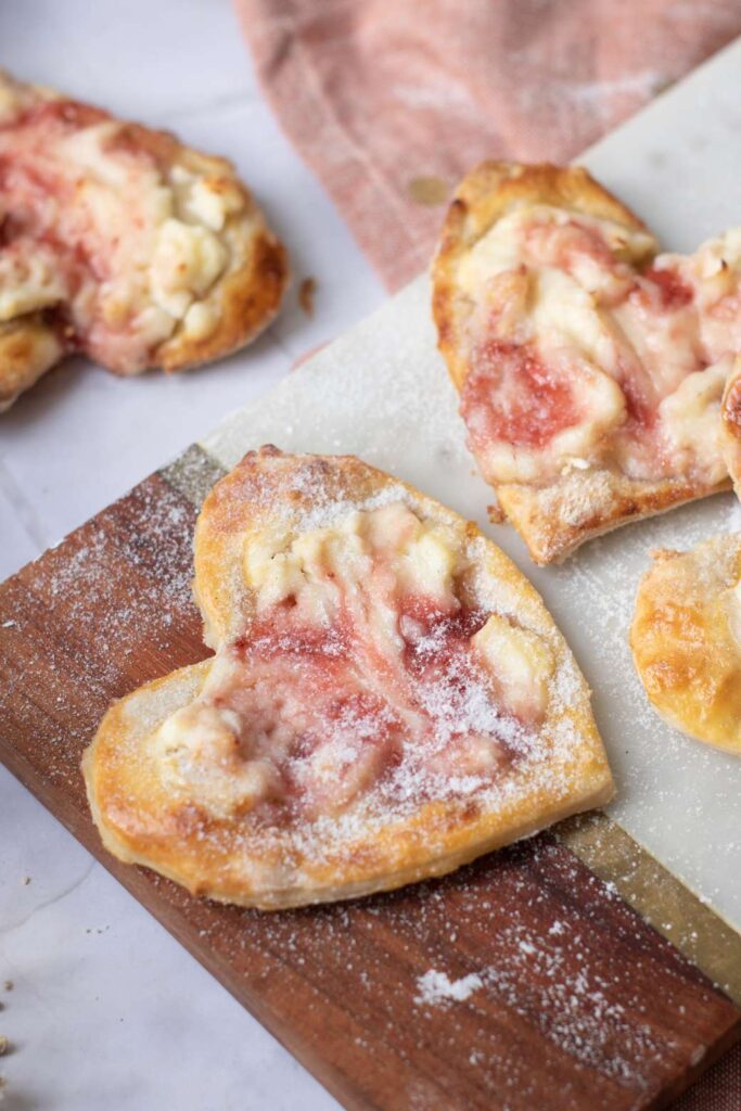 Puff pastry cream cheese tarts 