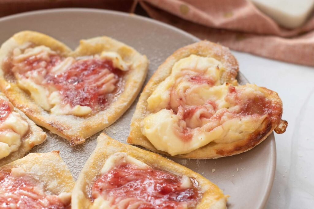 Puff pastry cream cheese tarts 