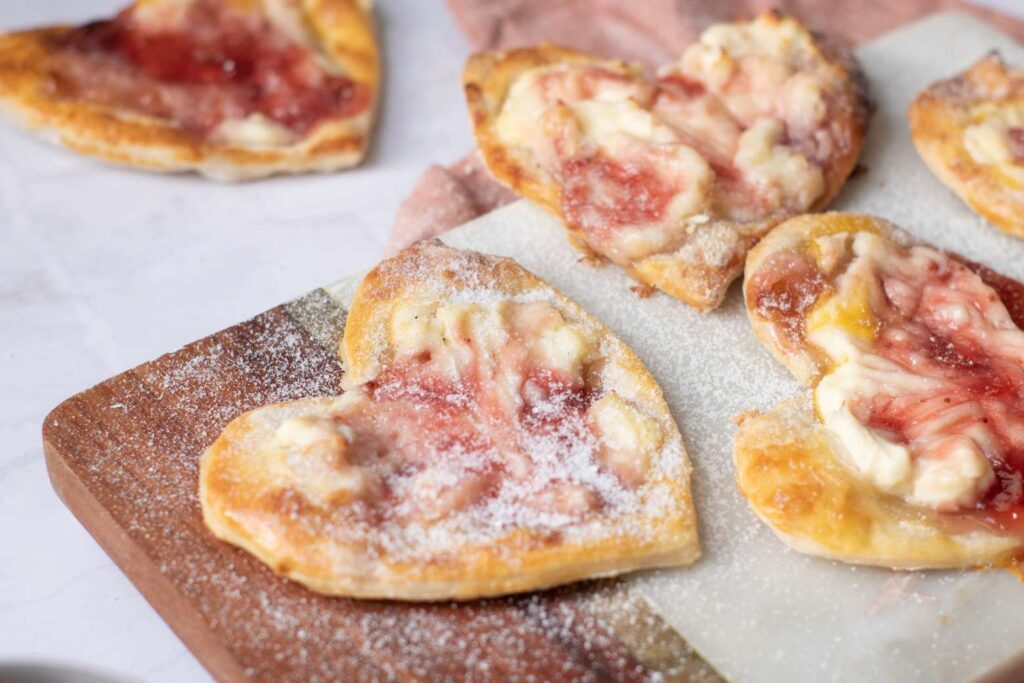 Puff pastry cream cheese tarts 