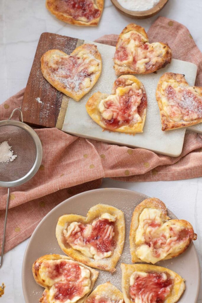Puff pastry cream cheese tarts 