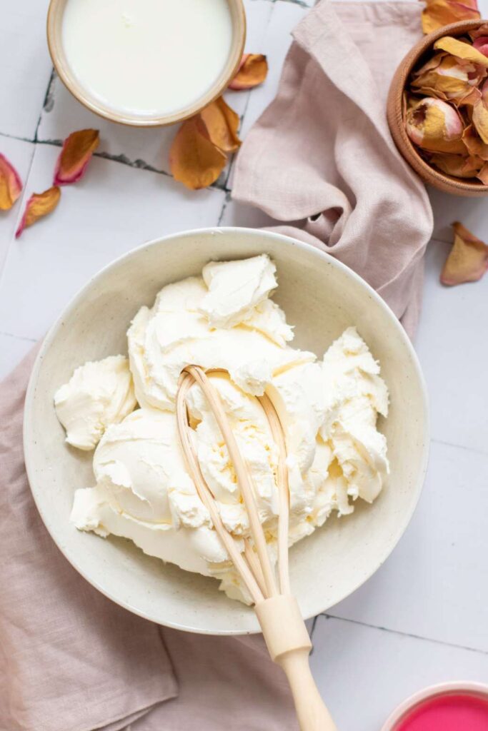 Rose tiramisu with mascarpone