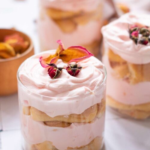 Rose tiramisu with mascarpone