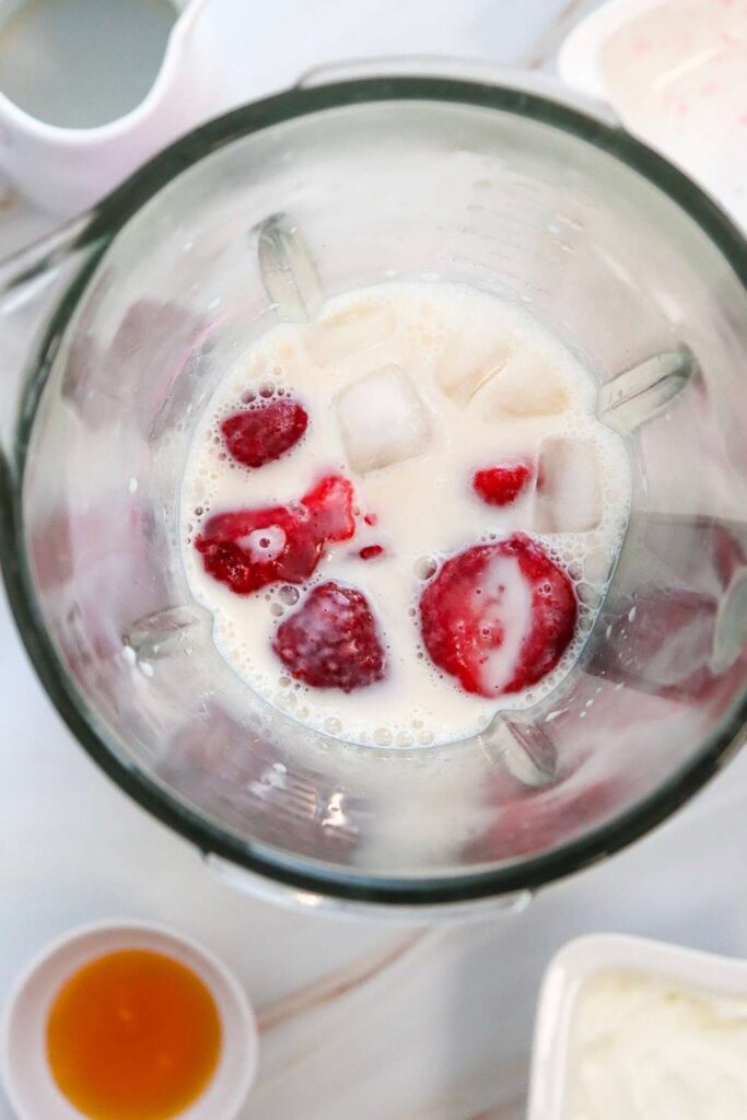 Starbucks Strawberry Frappuccino 