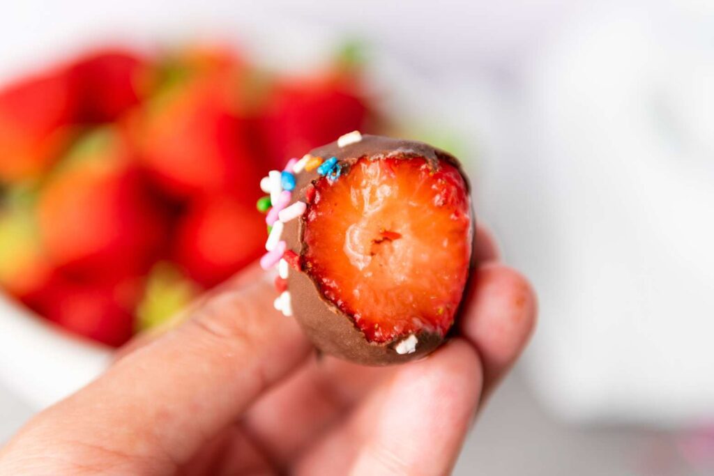 Vegan chocolate covered strawberries 