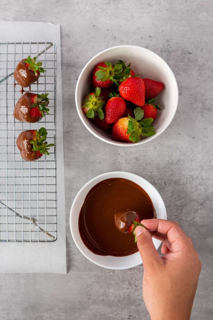 Vegan chocolate covered strawberries 