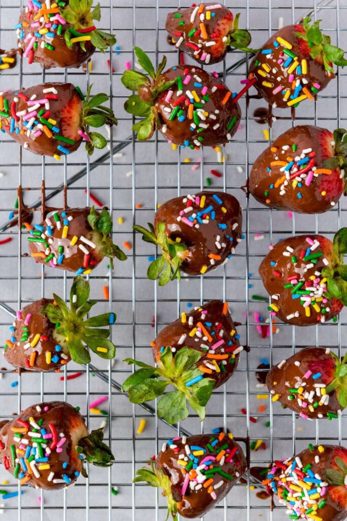 Vegan chocolate covered strawberries 