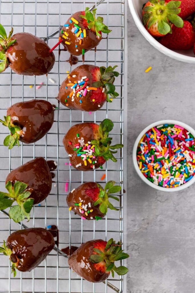 Vegan chocolate covered strawberries 