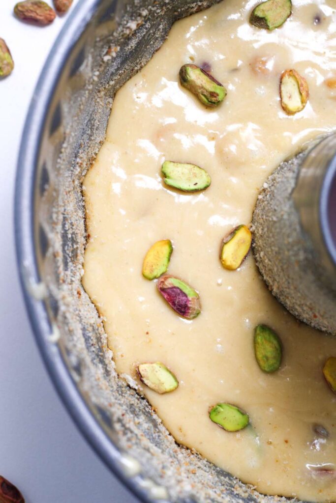 Pistachio bundt cake 