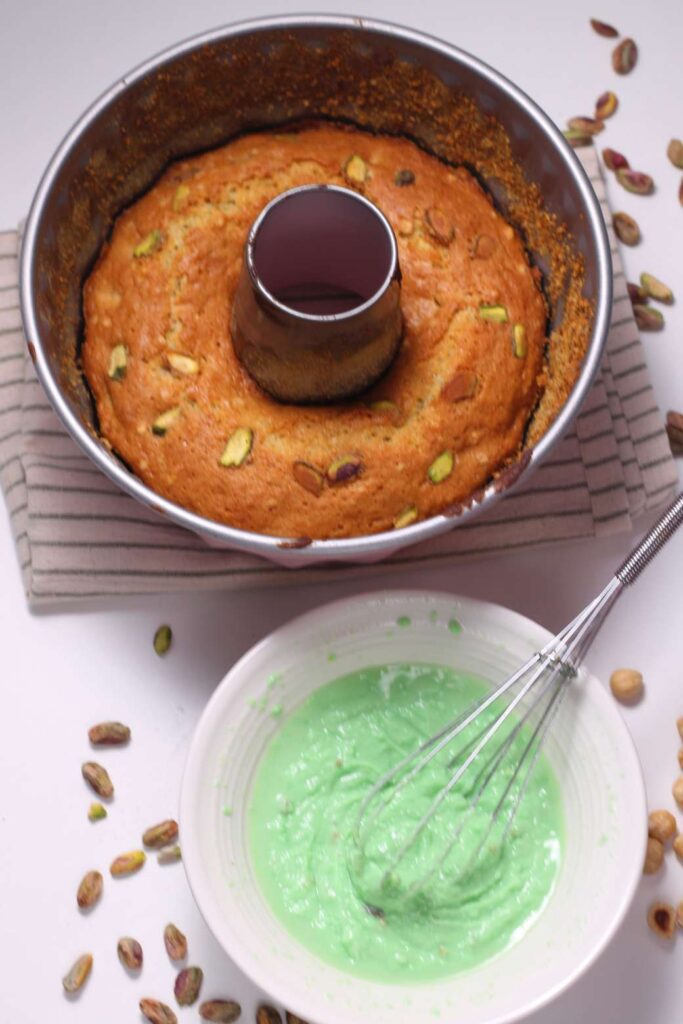 Pistachio bundt cake 