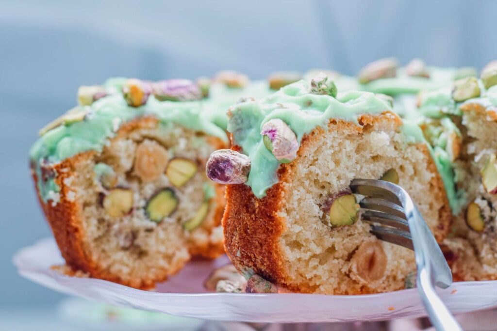 Pistachio bundt cake 