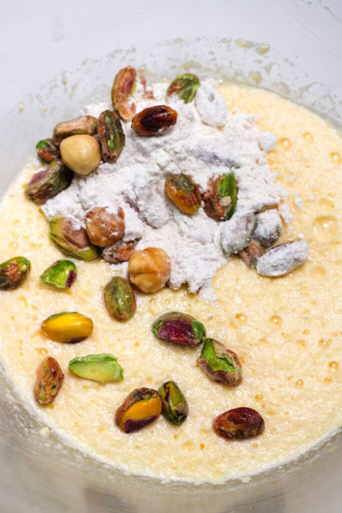 Pistachio bundt cake 