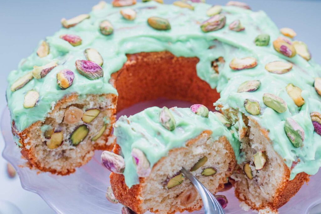 Pistachio bundt cake 