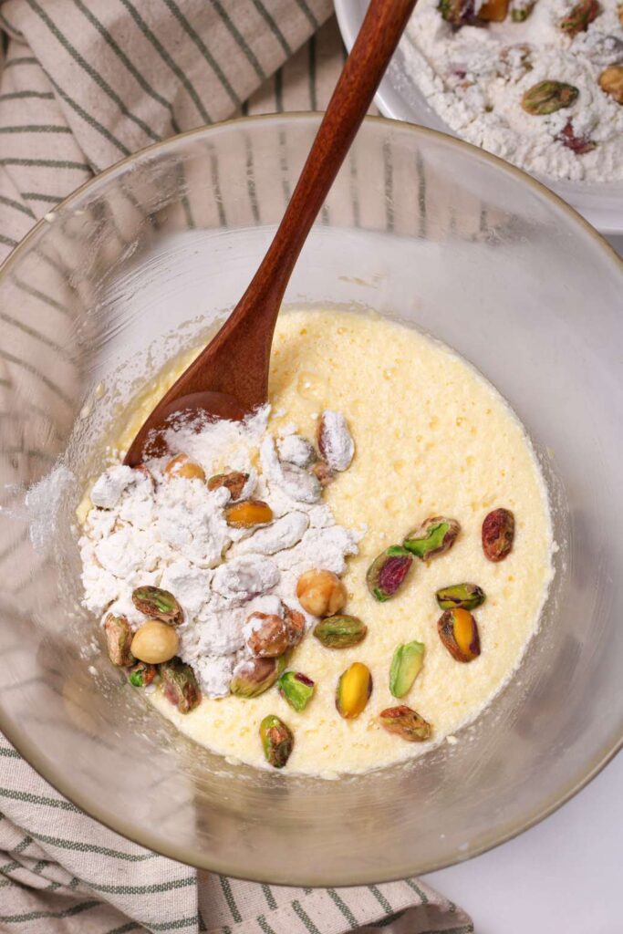 Pistachio bundt cake 