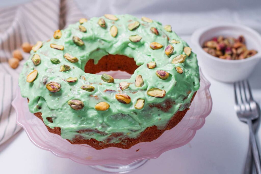 Pistachio bundt cake 