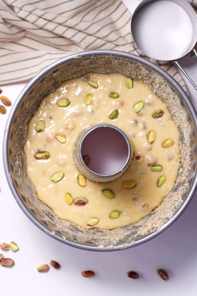 Pistachio bundt cake 