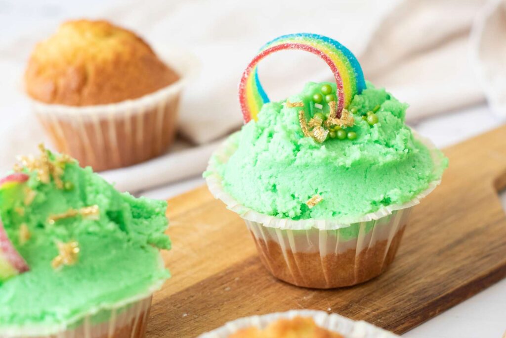 Saint patricks day rainbow cupcakes 