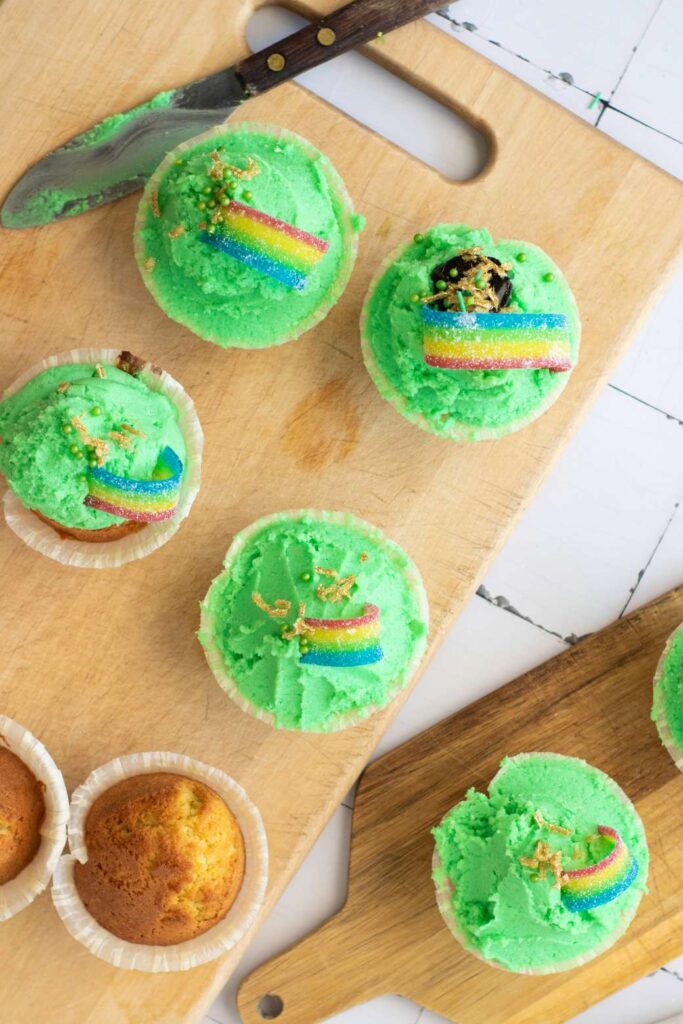 Saint patricks day rainbow cupcakes 
