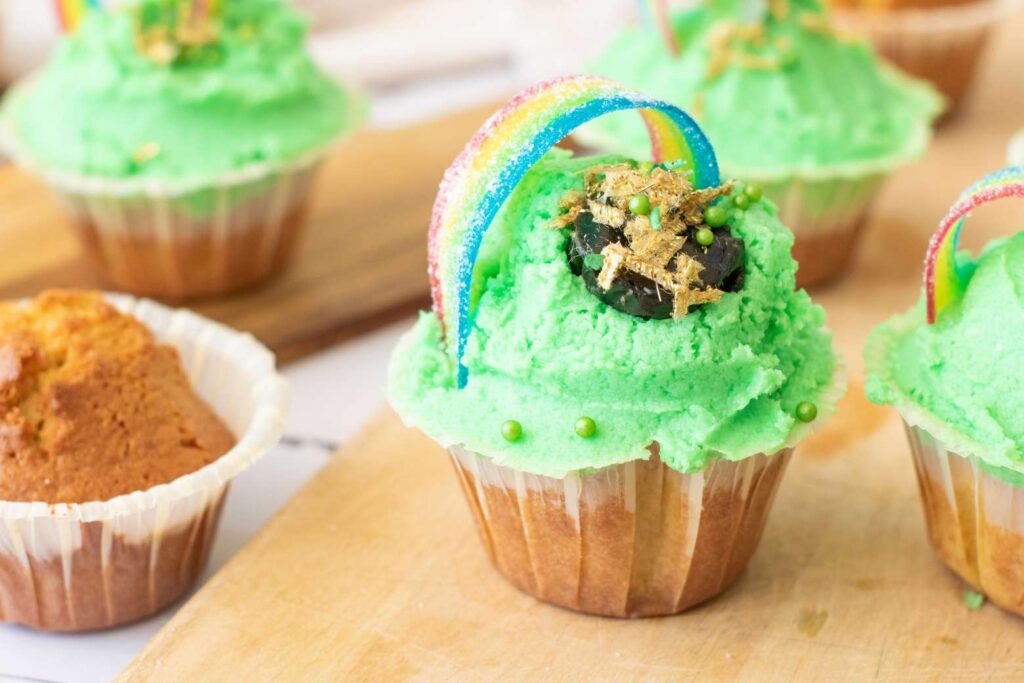 Saint patricks day rainbow cupcakes 