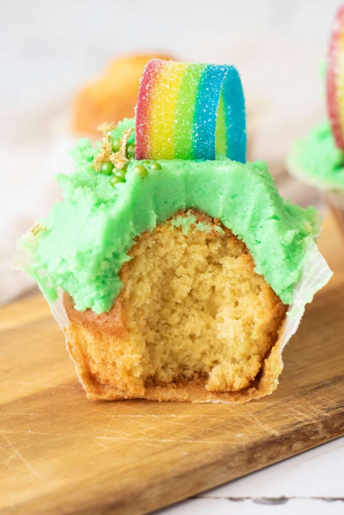 Saint patricks day rainbow cupcakes 