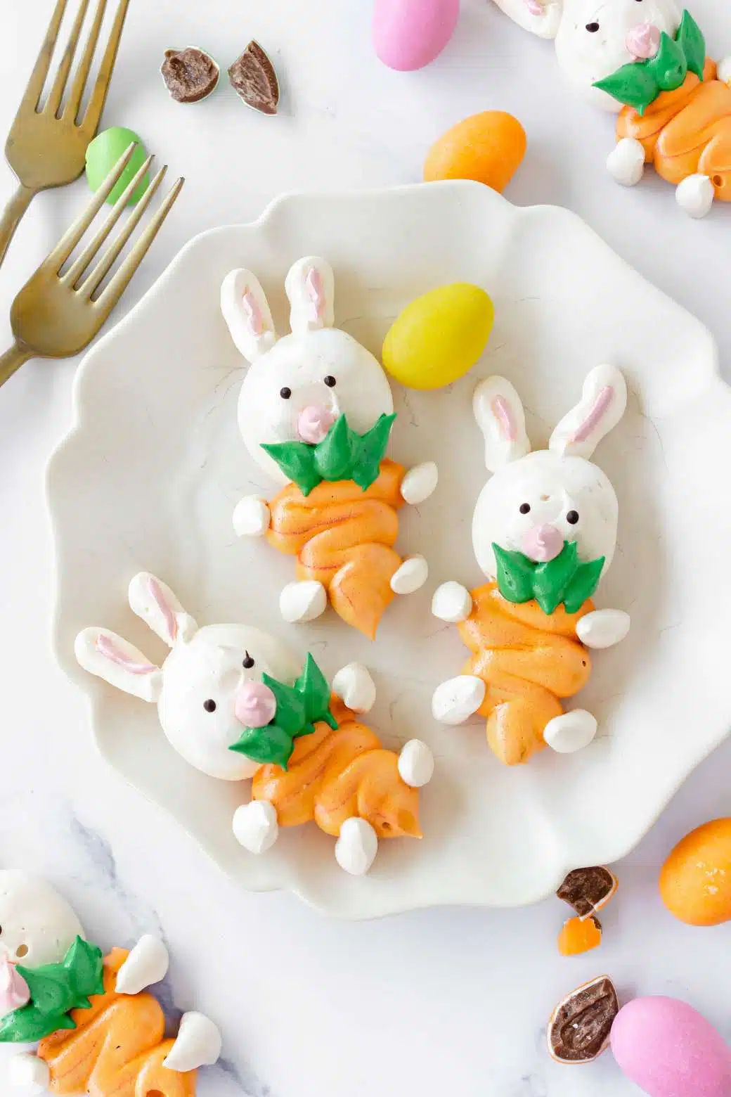Easter bunny meringue cookies