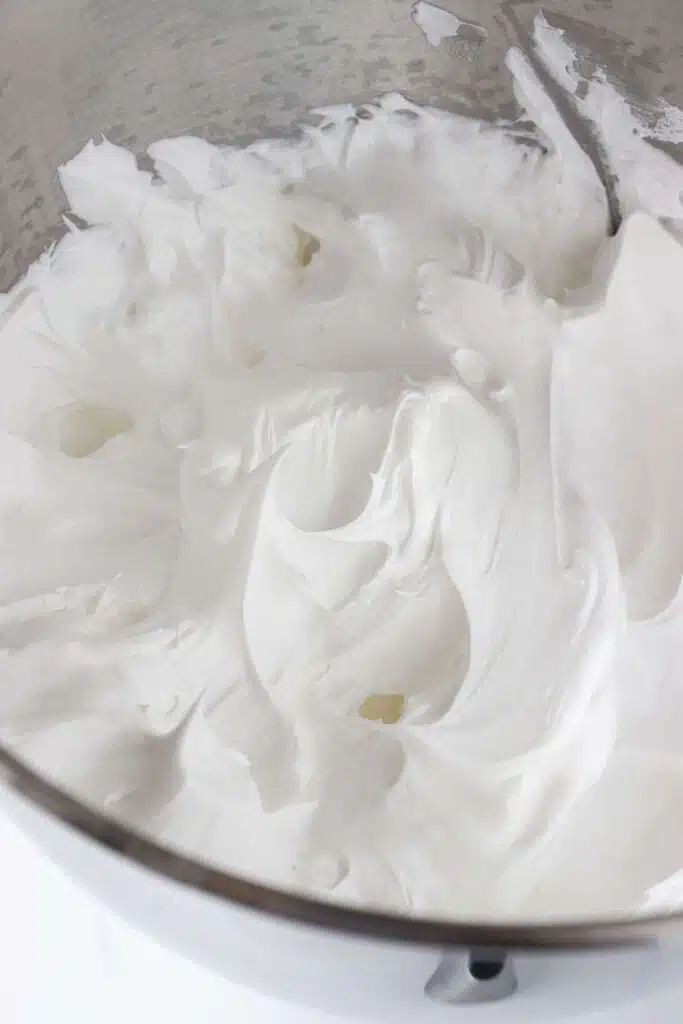 Easter bunny meringue cookies