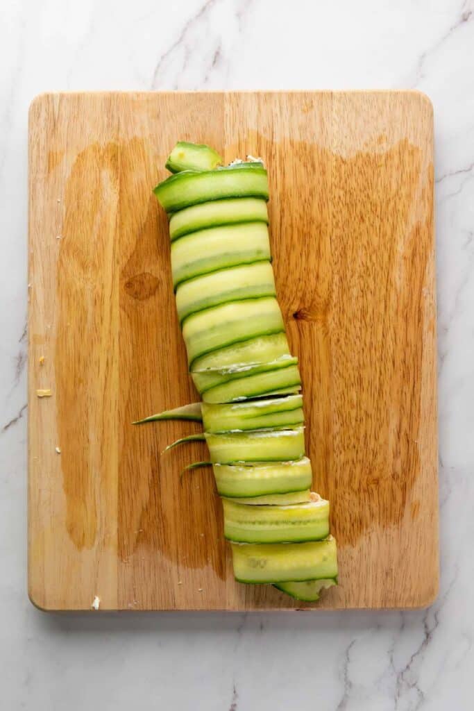 Everything bagel cucumber rolls with smoked salmon 