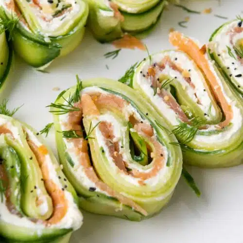 Everything bagel cucumber rolls with smoked salmon (17)