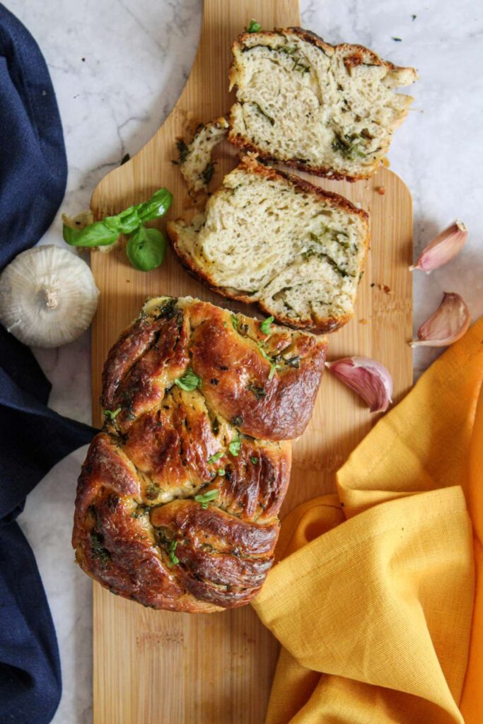 Swirl garlic bread 