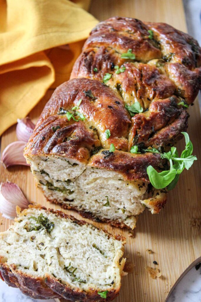 Swirl Garlic Bread 1 Swirl Garlic Bread Swirl garlic bread