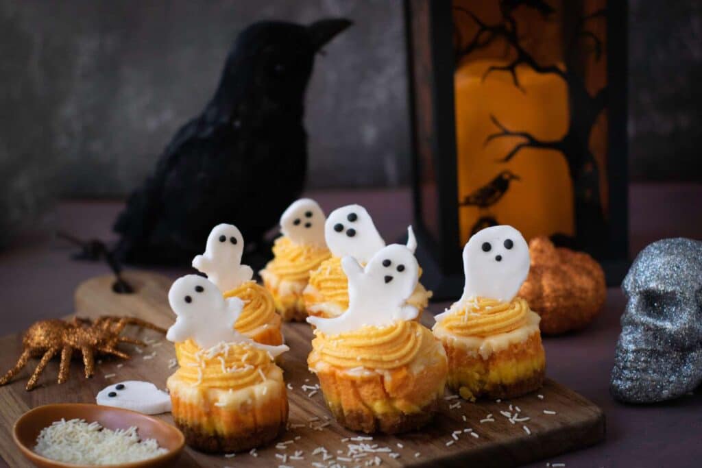 Halloween candy corn mini cheesecake 