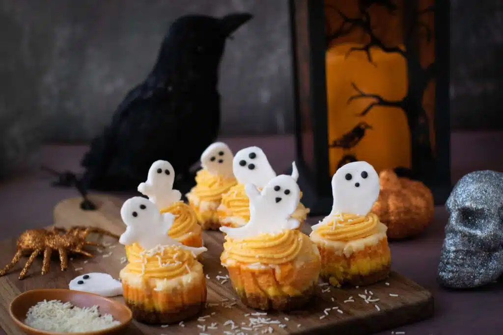 Halloween candy corn mini cheesecake 
