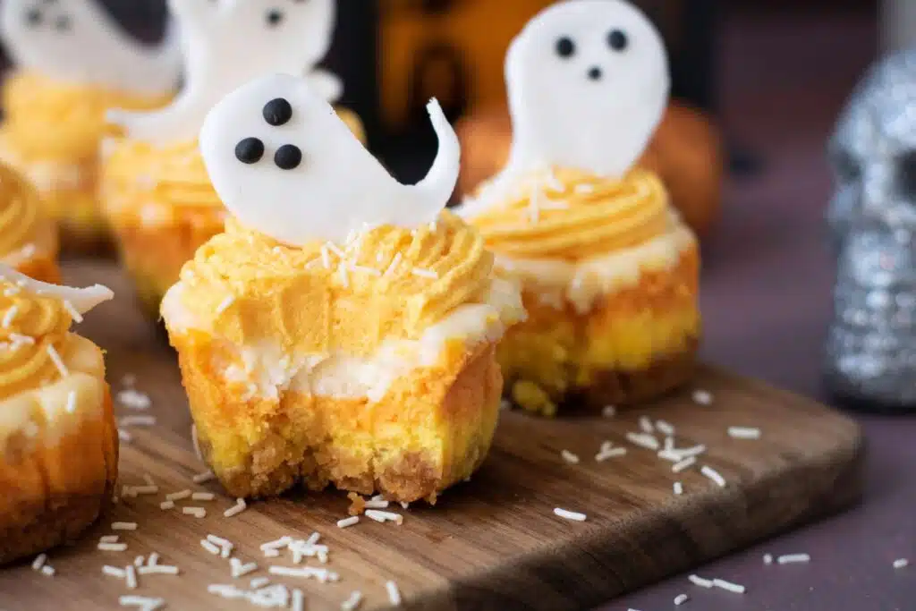 Halloween candy corn mini cheesecake 