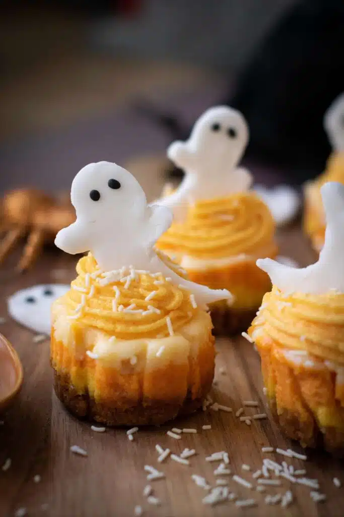 Halloween candy corn mini cheesecake 