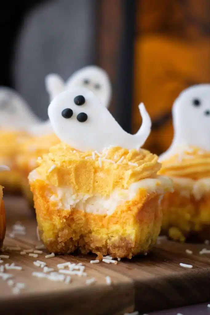 Halloween candy corn mini cheesecake 