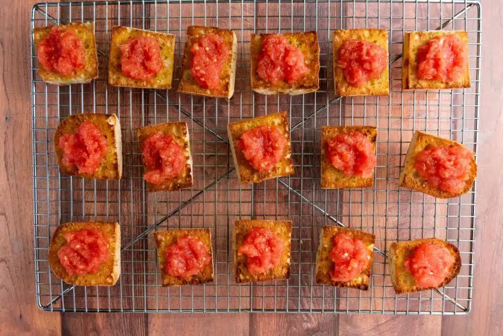 Pan con tomate